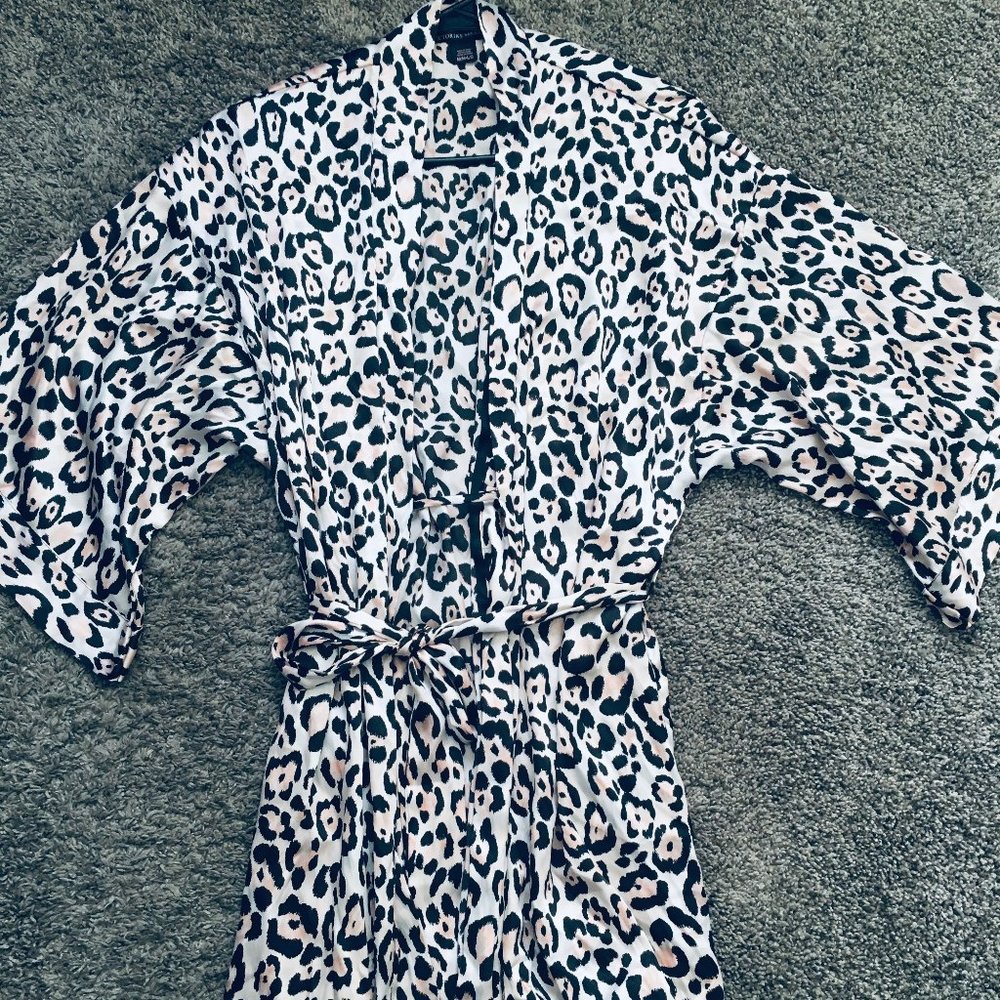 Victoria Secret Silk Robe, Size M/L, Medium Length